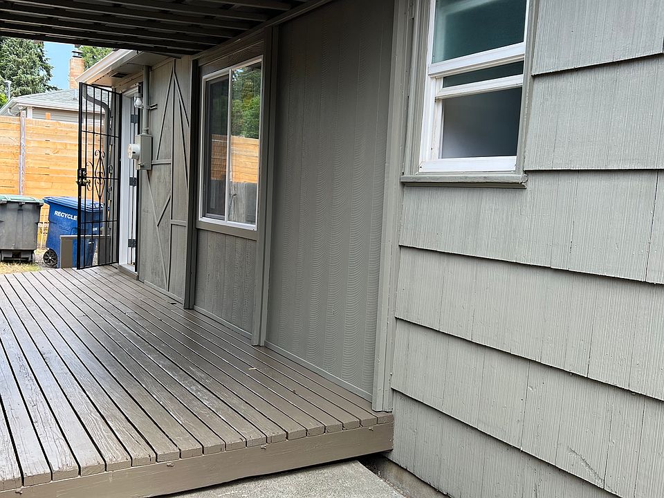 2nd image of 14711 8th Ave S