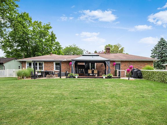 2nd image of 623 Parkway Dr