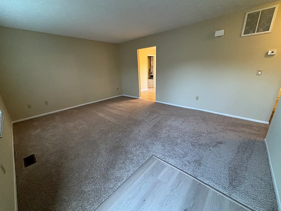 1888 Stoneview Ct