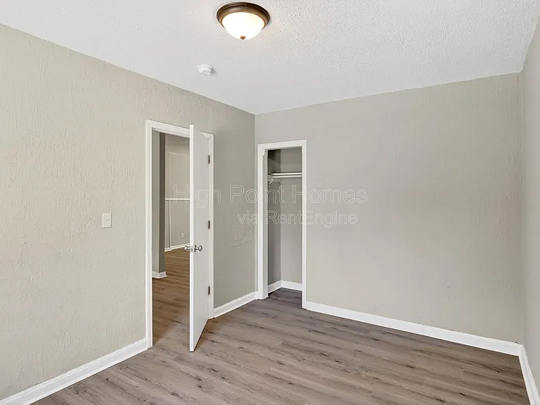 437 Carver Ln — Photo 13