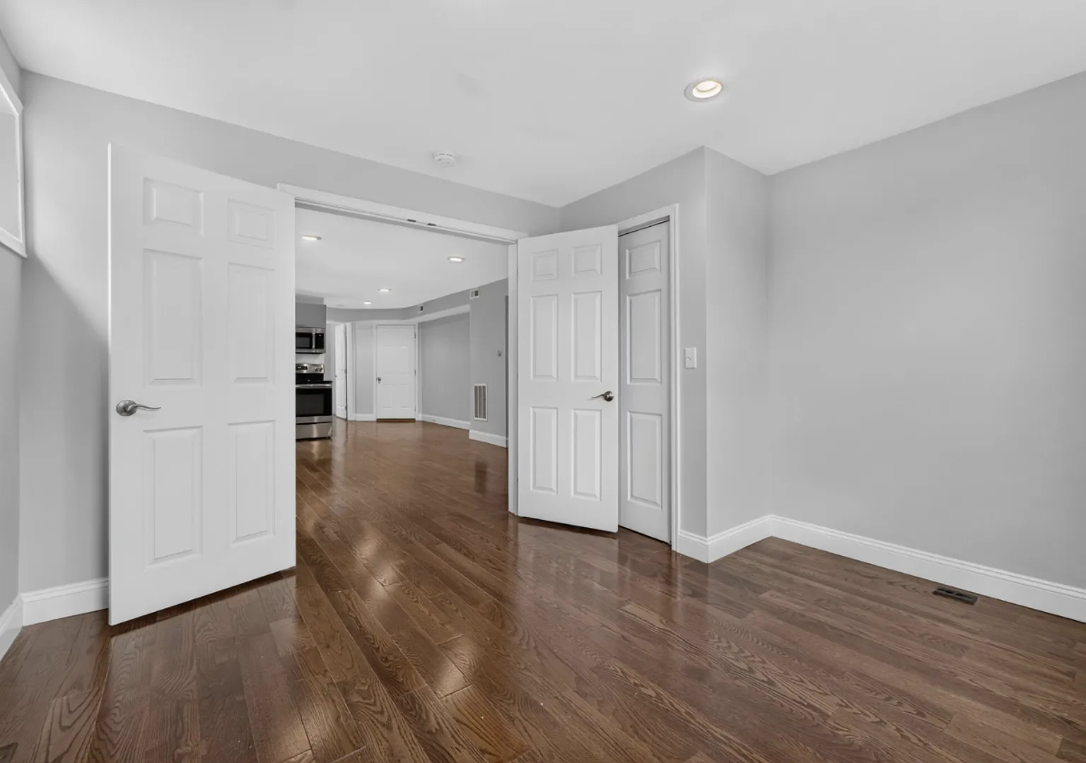 4217 Blaine Avenue — Photo 3