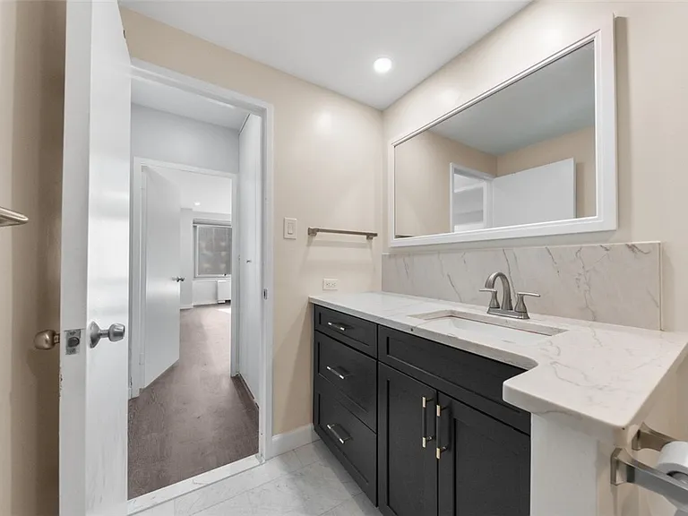 320 Fort Duquesne Blvd #8N — Photo 14