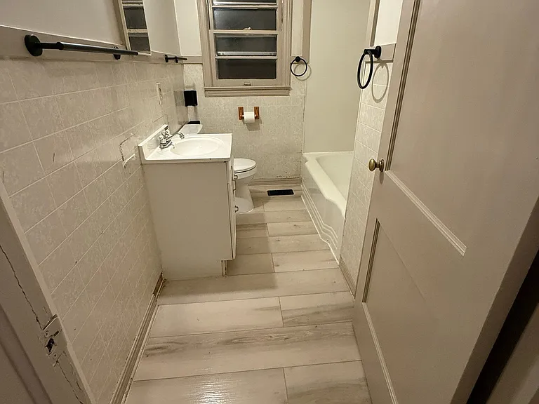 508 W Walnut St #508 — Photo 6