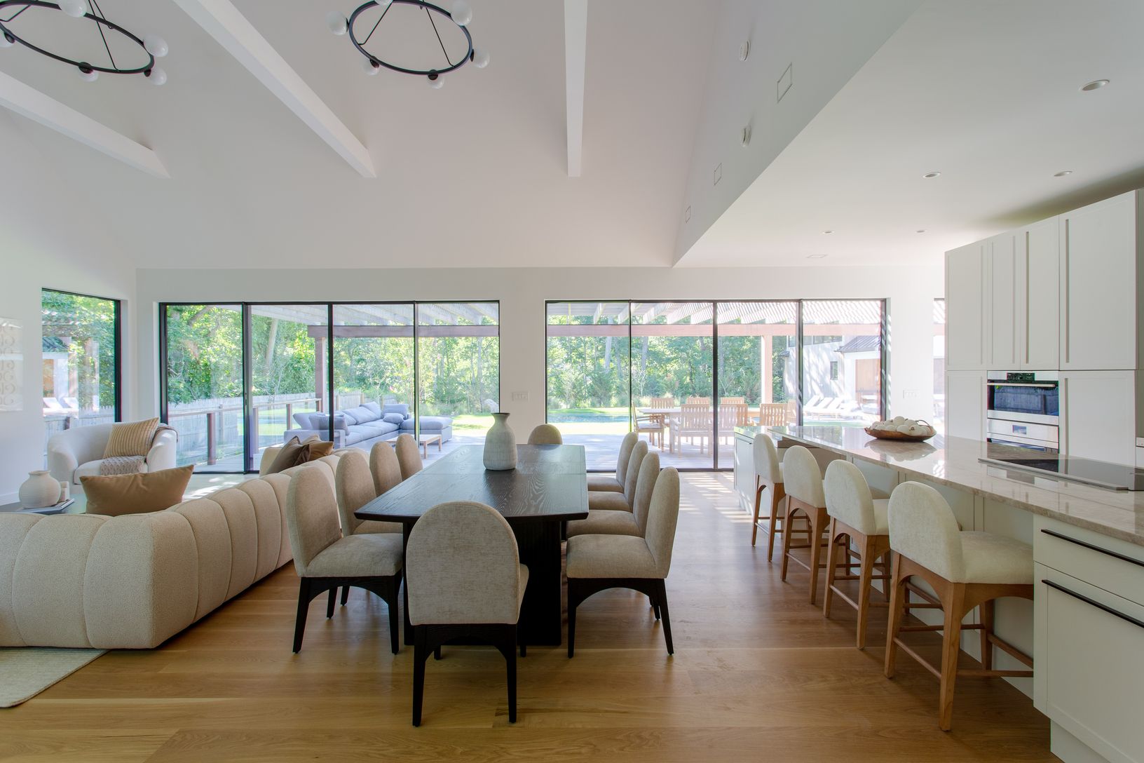  Hardwood flooring, vaulted ceilings, dining room seats 10 and more