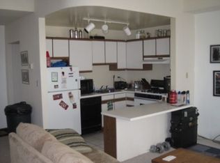 2825 N Lincoln Ave #2W, Chicago, IL 60657