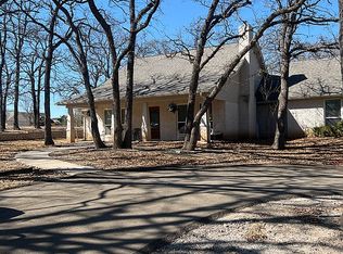 105 Greenwood Oaks Dr, Weatherford, TX 76088