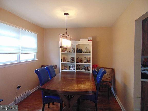 5th image of 902 Glendora Ave