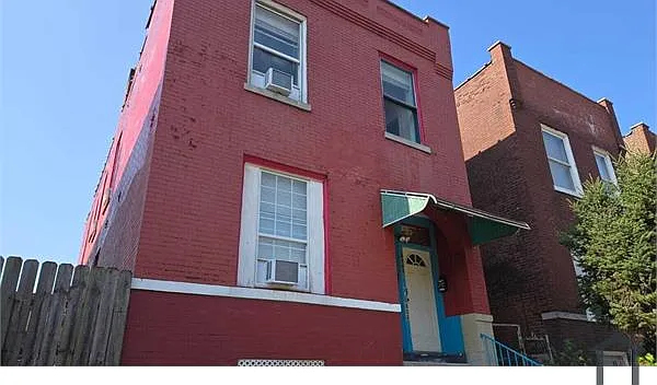 2 bed, $1,100 — Photo 3