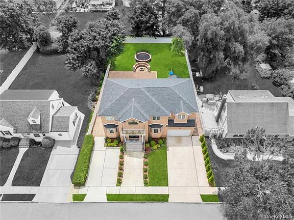 3rd image of 2694 Forest Ave