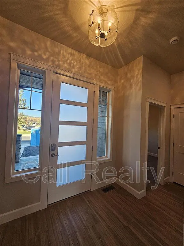 3 bed, 2.0 bath, 1500 sqft, $2,700 — Photo 4