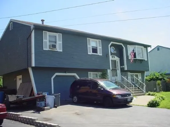 142 Green River Ave, Warwick, RI 02889