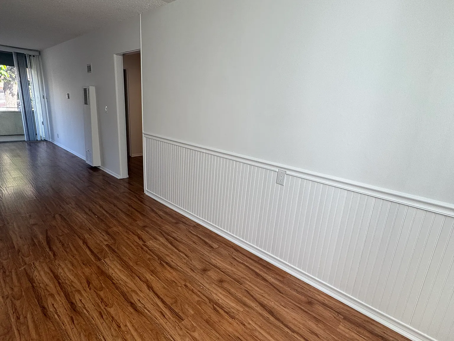 1307 Barry Ave — Photo 4
