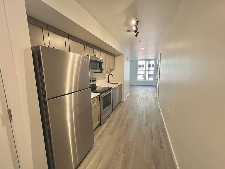 725 W Pratt St. — Photo 133