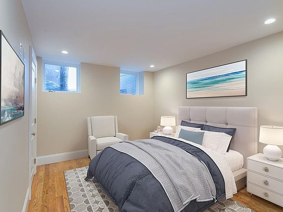3rd image of 11 Essex St #1