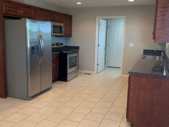5th image of 288 Amelia Dr
