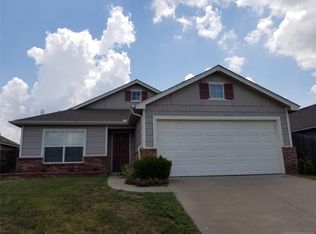 2913 N 22nd St, Broken Arrow, OK 74012
