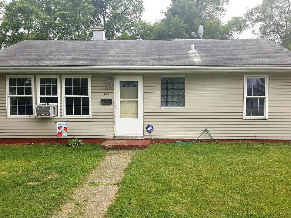 1st image of 235 Woodlawn Ave N