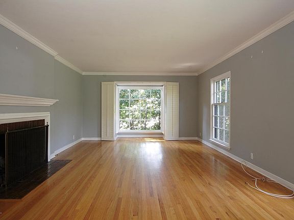 5th image of 554 Buena Loma St