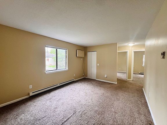 2nd image of 1560 Brookpark Dr APT 3