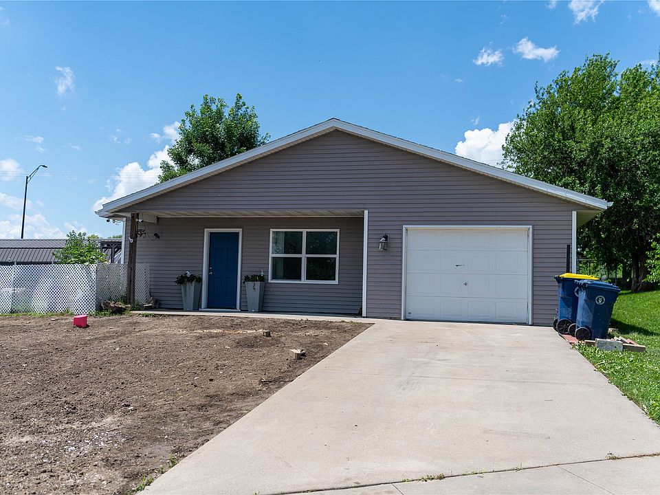 1st image of 13 Brook Cir