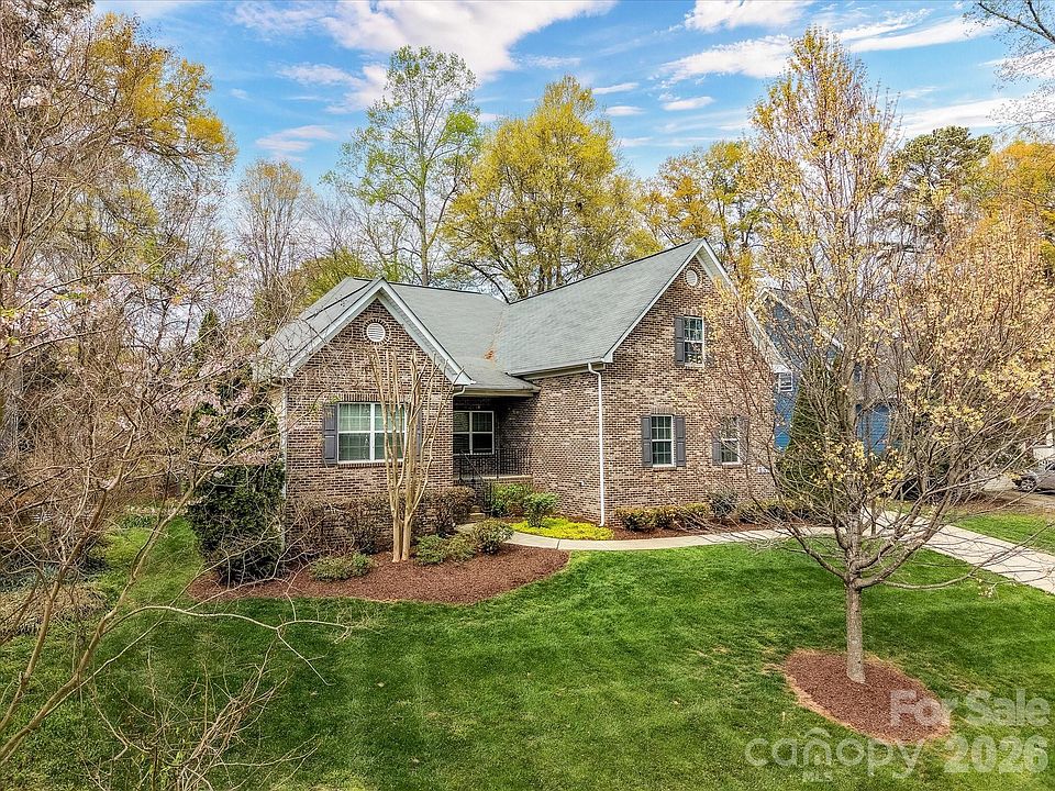 1st image of 21277 Summerbrook Dr
