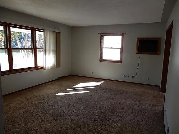 3 Bedroom Single Family Home — Photo 4