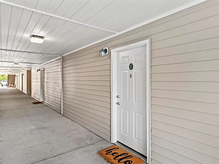 2820 Bloomfield Ln #107 — Photo 2