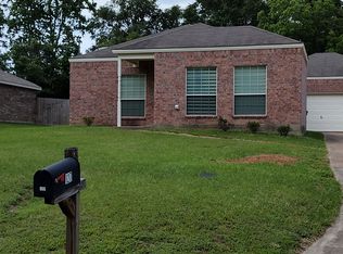 127 E Mosley Ln, Huntsville, TX 77340