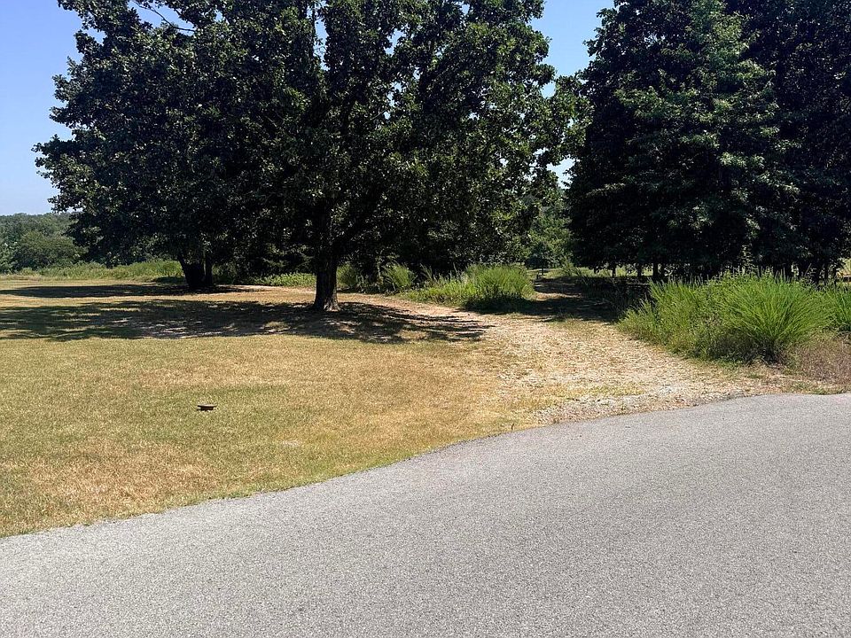 2nd image of Fairway Dr