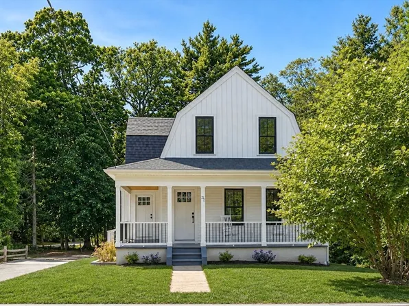 21 King St, Hanover, MA 02339