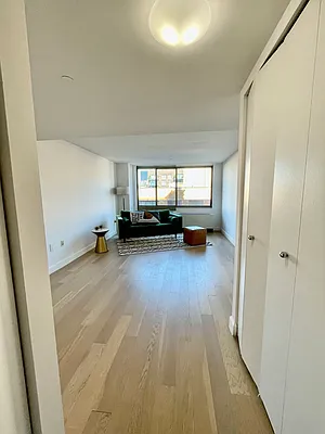 Rented by Cushman & Wakefield (Management) | media 48