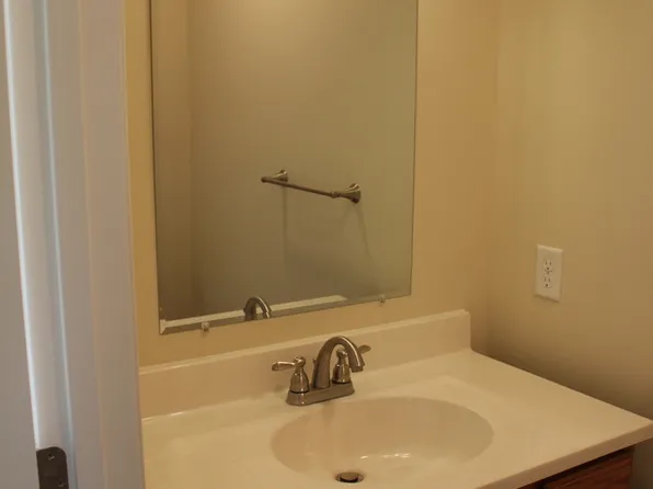 818 Carson Cir, Grottoes, VA 24441