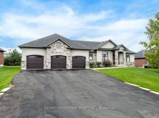 25 Mennill Dr, Springwater, ON L9X 0J2