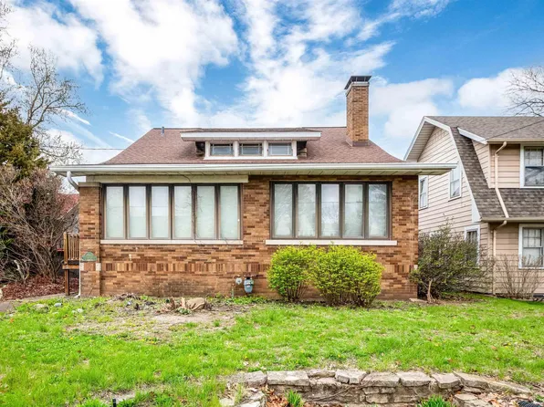 3004 N Knoxville Ave, Peoria, IL 61603