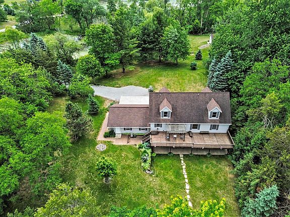 3rd image of 10130 Emerald Ct