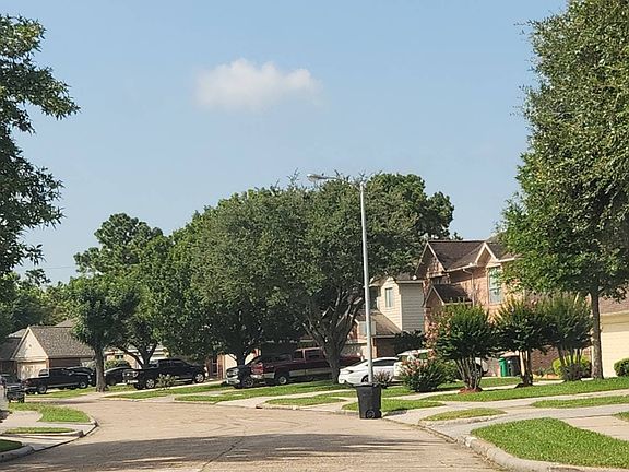 5th image of 19026 Kemble Rd