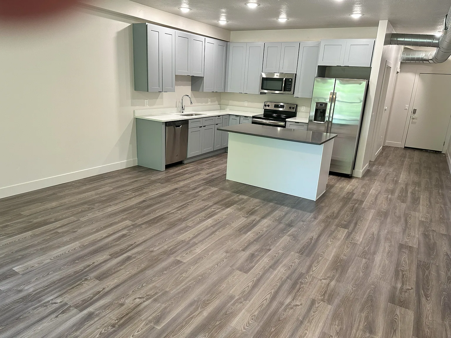 1 bed, 830 sqft, $1,525 — Photo 4