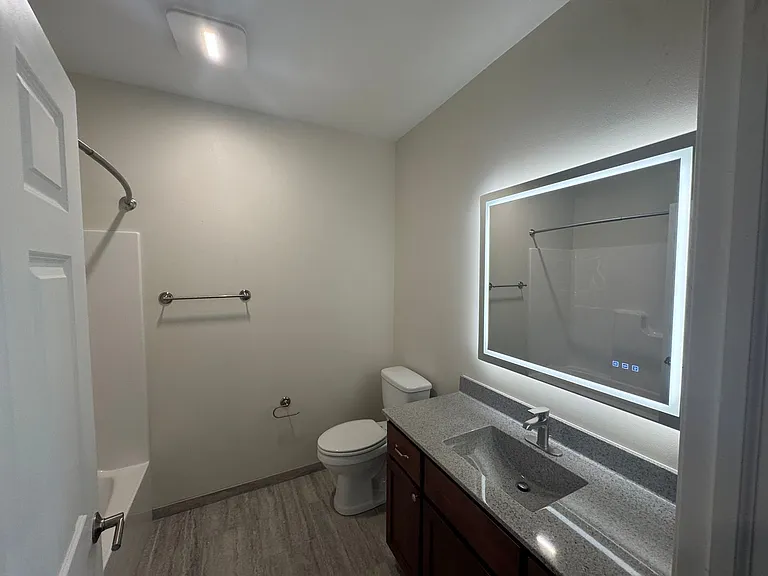 Red Earth Apartments- On Lake Butte Des Morts — Photo 37