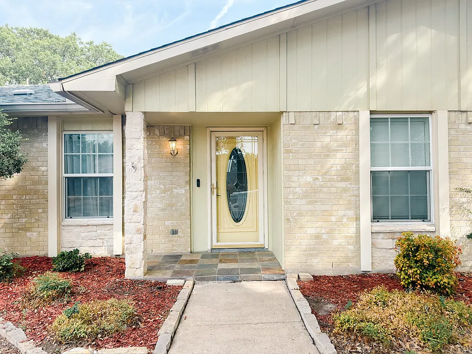 Pinewood Dr