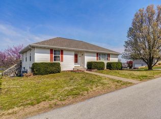 723 Rosebriar St, Mount Vernon, MO 65712
