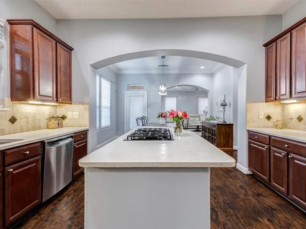 28 Versante Ct, Houston, TX 77070