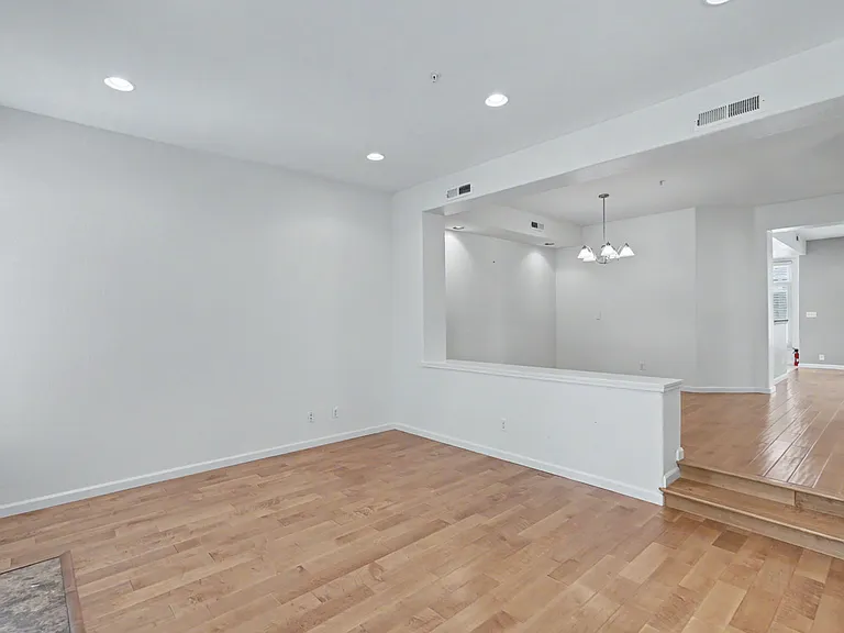 437 Camille Cir #1-11 — Photo 16