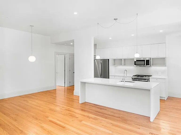 31 Parade St #201 — Photo 13