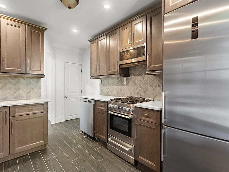 138 Central Ave — Photo 9