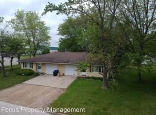 415 N Cambridge Dr, Appleton, WI 54915