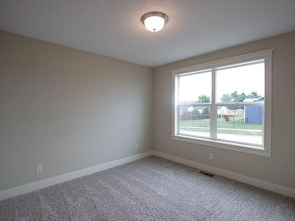 2nd image of 301 Shiloh Rose Pkwy NW