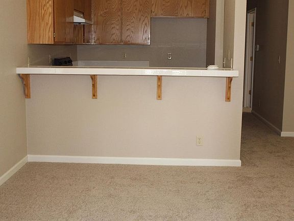 3rd image of 575 Arbor Ct