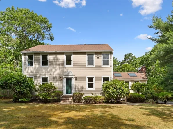48 Livingston Dr, Plymouth, MA 02360