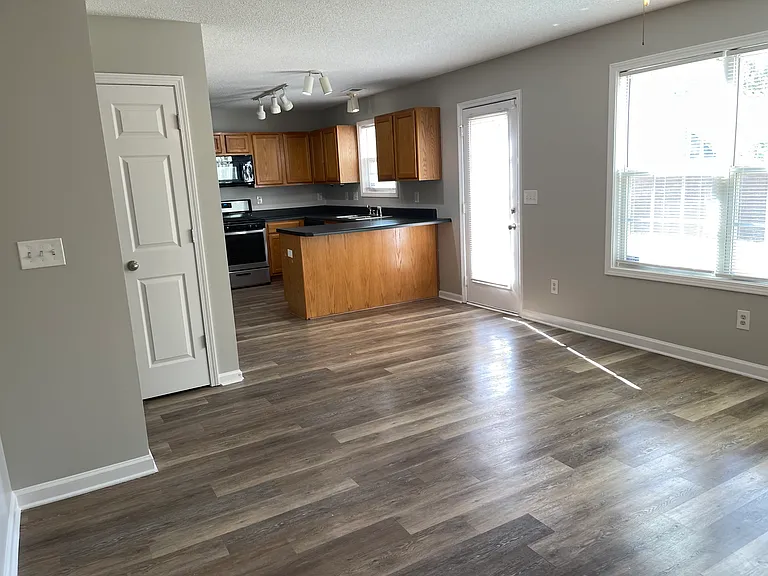 166 Rosemont Ct — Photo 14