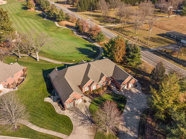 5540 Fountain View Dr, Wheatfield, IN 46392